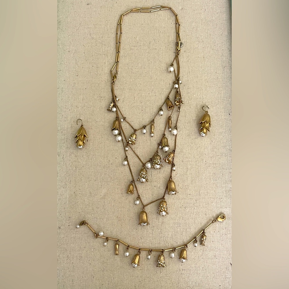 Chloe + Isabel Bellflower Necklace & Earrings